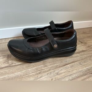 Joya Mary Jane ll Swiss technology Ortholite Women's Black shoe classic timeless